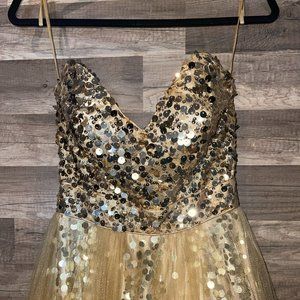 Beautiful Night Move Formal Dress Gold/Tan in size six WORN ONCE free shipping
